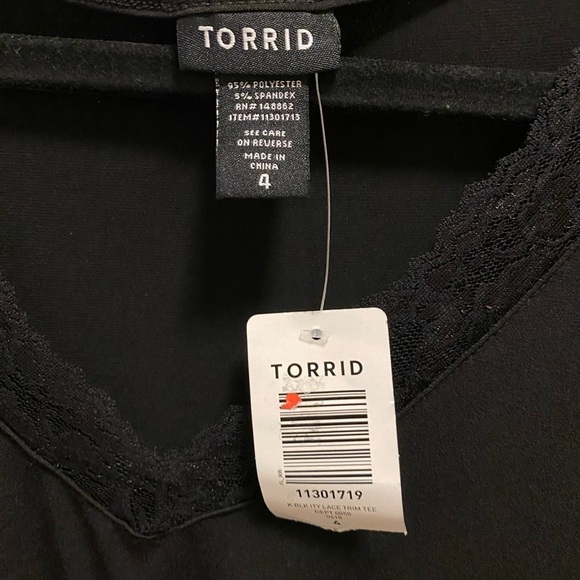 Torrid Black Lace Trim Stretch V-Neck T-Shirt Size 4X New With Tag - Picture 2 of 4